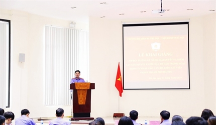 Khai giảng lớp Bồi dưỡng Kỹ năng giải quyết và kiểm sát giải quyết...